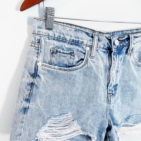 💗 3/$10 💗 BlankNYC Distressed Denim Cutoff Shorts Size 10 - Picture 3 of 10